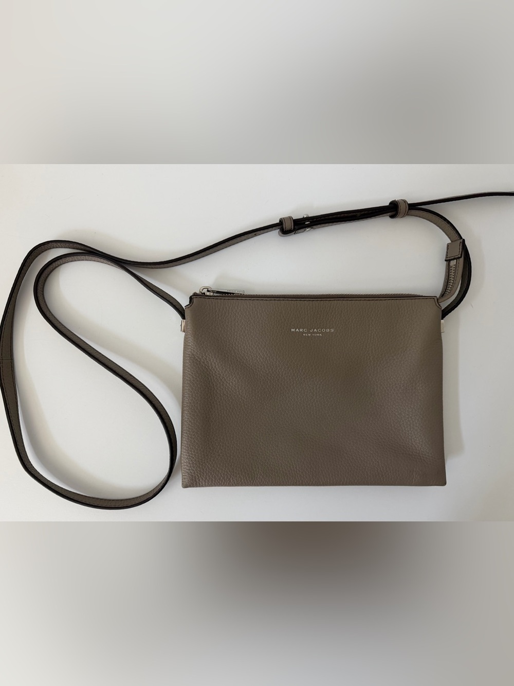 Marc Jacobs Pebbled Leather Flat Crossbody Bag in Taupe